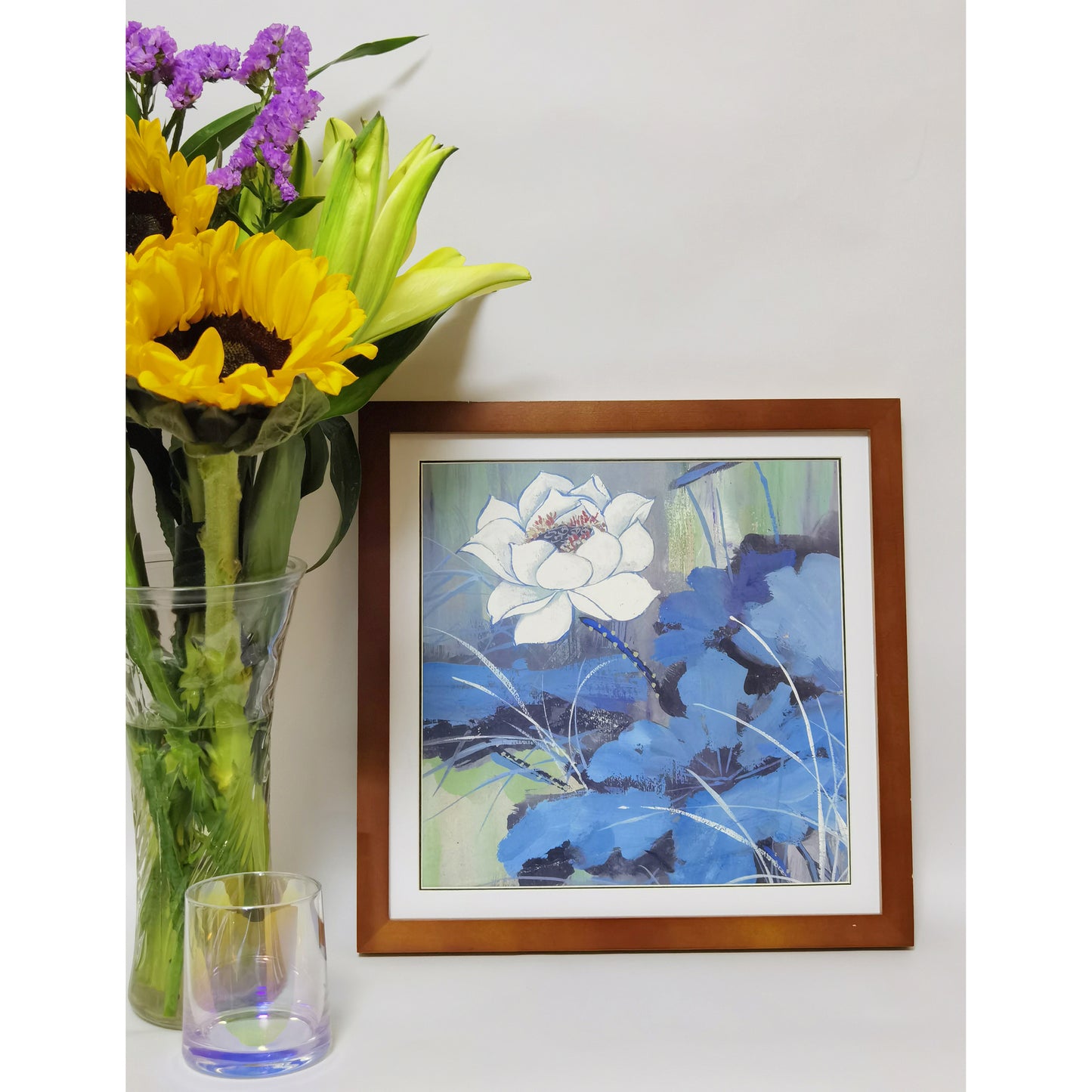 Hand-painted White Lotus Artwork – Watercolor Technique, Premium MATT Paper, Natural Wood Frame, Multiple Sizes & Colors