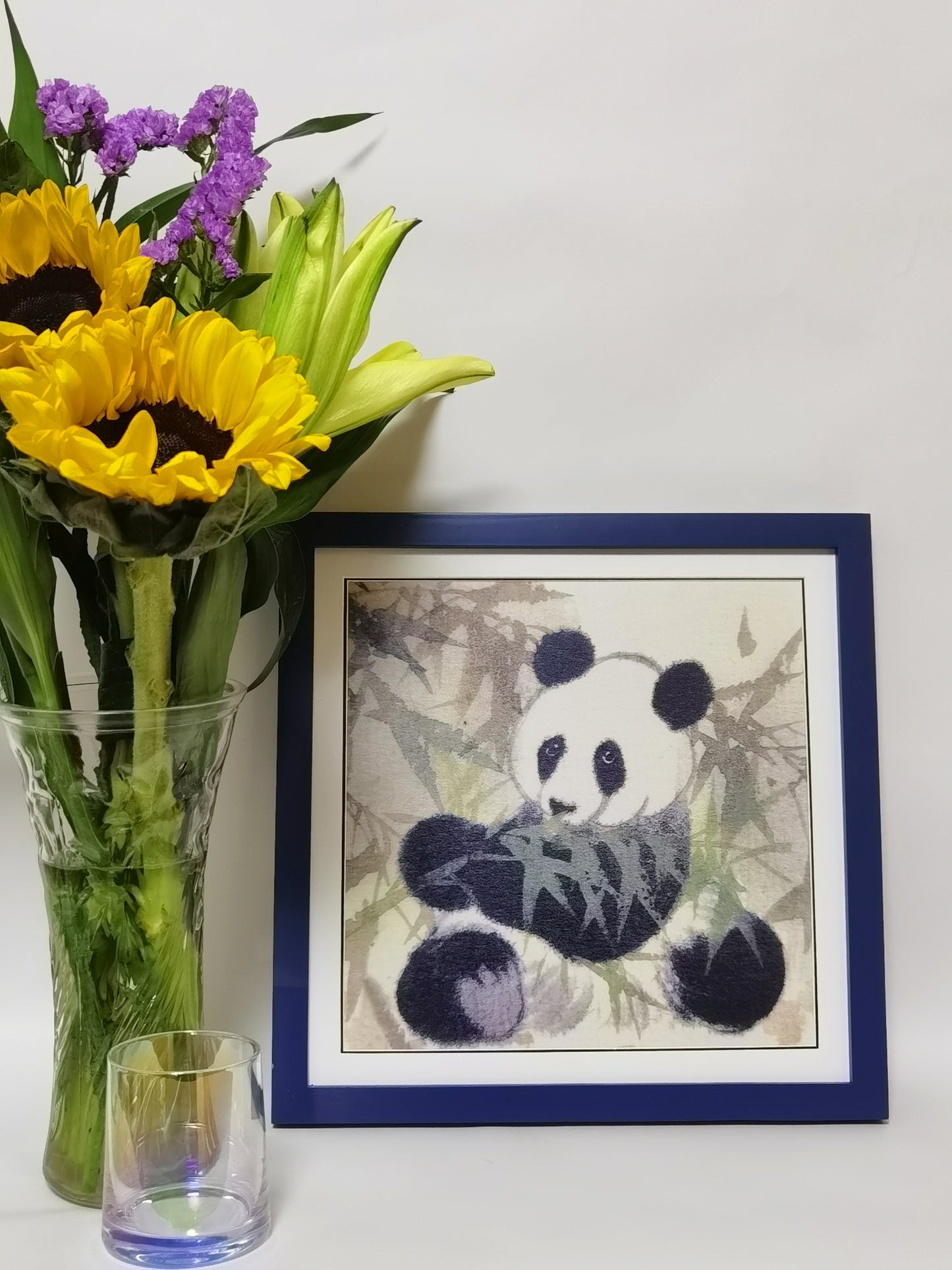 Panda isst Bambus, verspielt, niedliche Landschaft, handgefertigt, Malerei, Kunst, gerahmt, Poster, Bild, Druck, Kunstwerk – kostenloser Versand